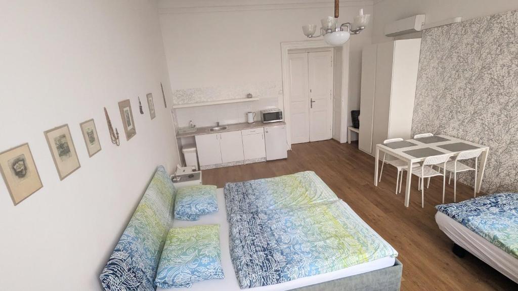 Postel nebo postele na pokoji v ubytování Apartments Katarina
