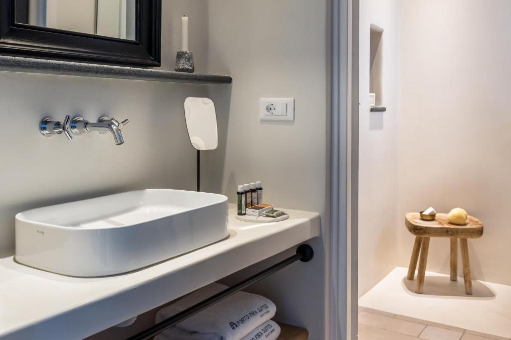 Porto Fira Suites - 7