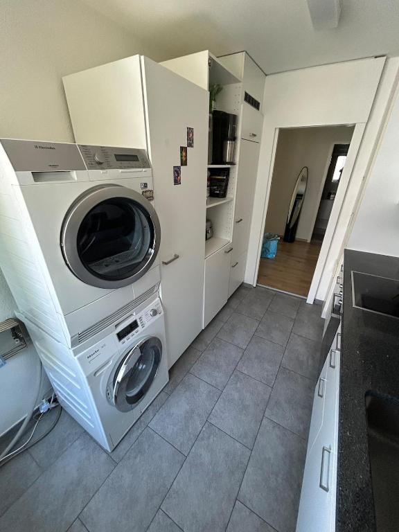 Modern apartment near StJakob - Resim 12