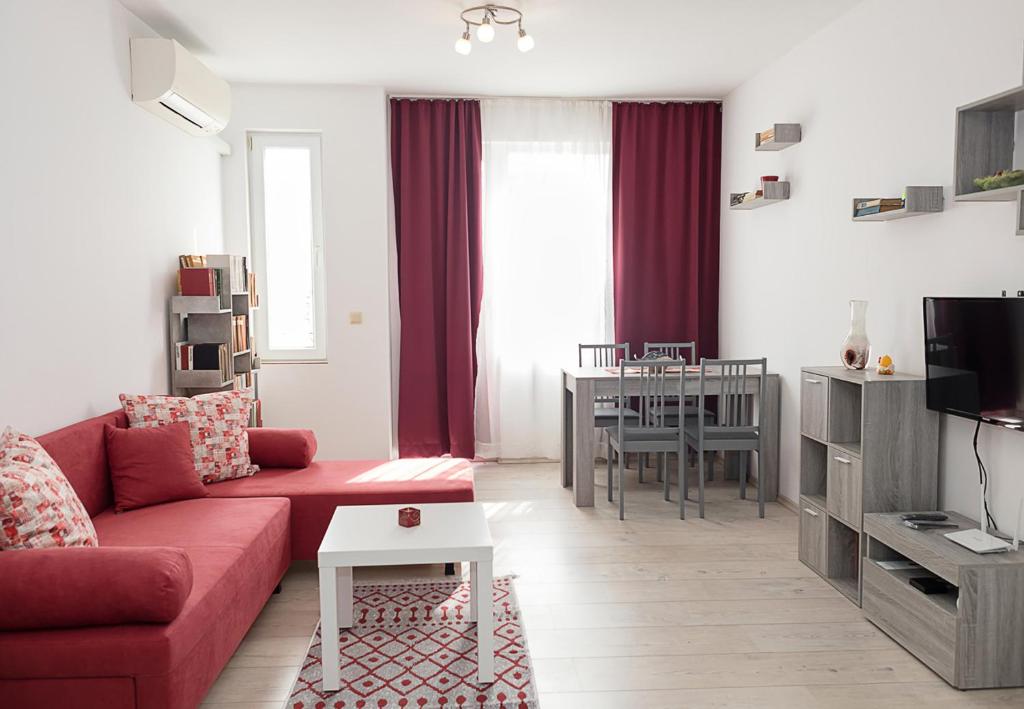 Bright & Elegant 1-BR Flat Near the City Center by Flat Mаnager