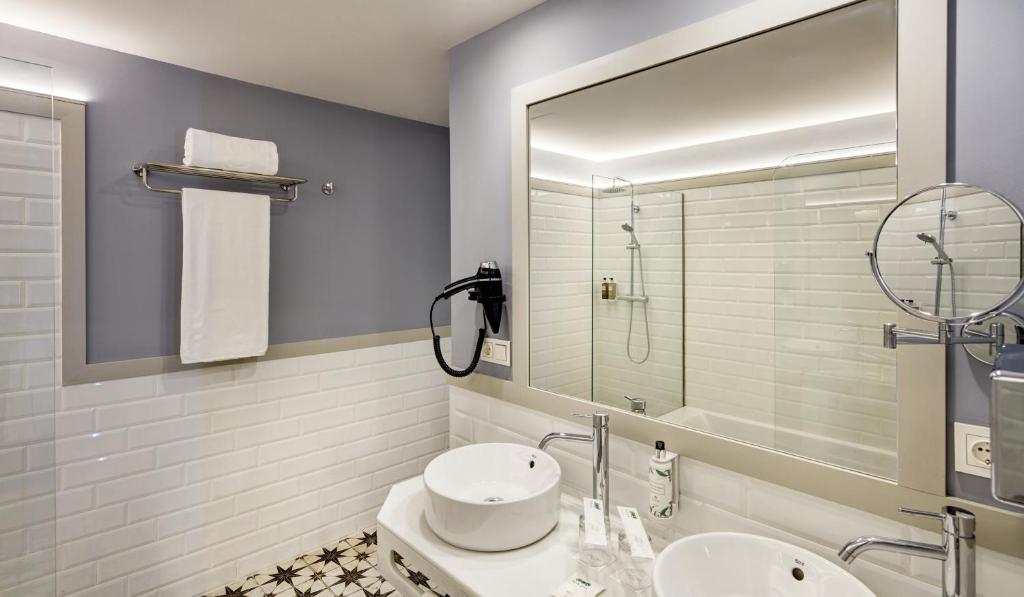 Sercotel Granada Suites - Resim 26