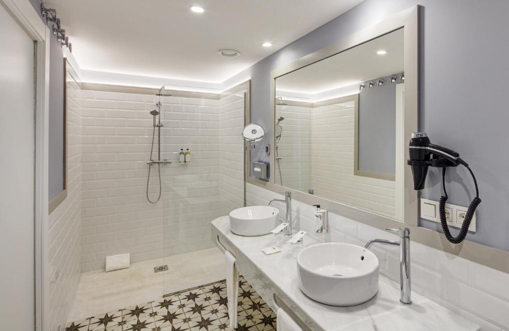 Sercotel Granada Suites - Resim 27