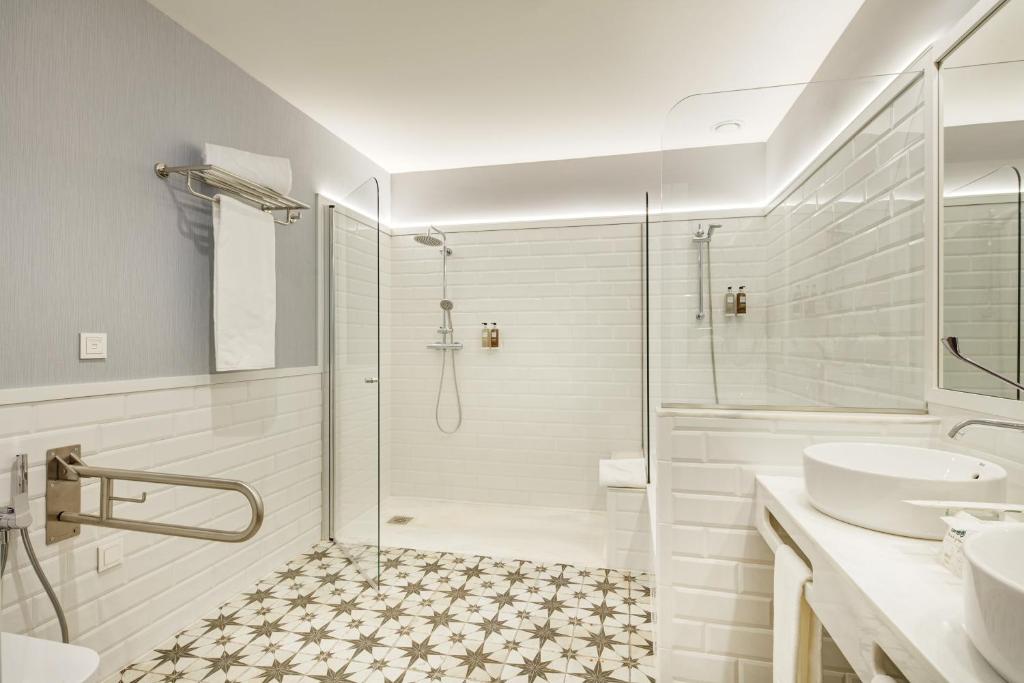 Sercotel Granada Suites - Resim 16