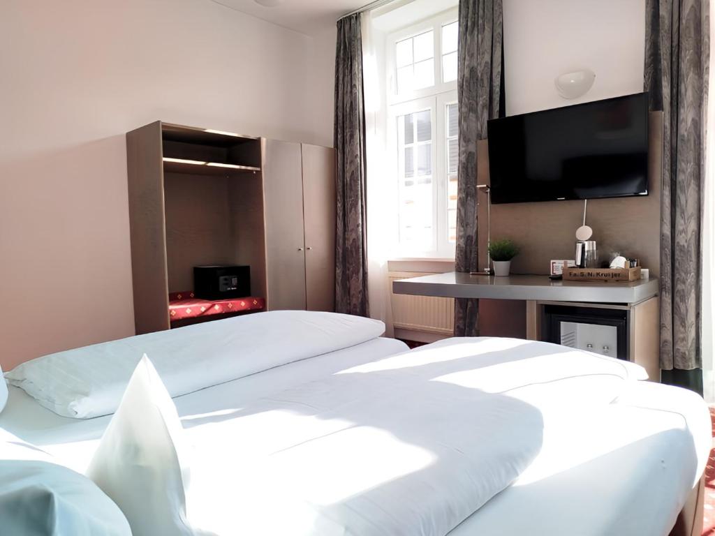 Hotel Schwert - Family Room With Balcony