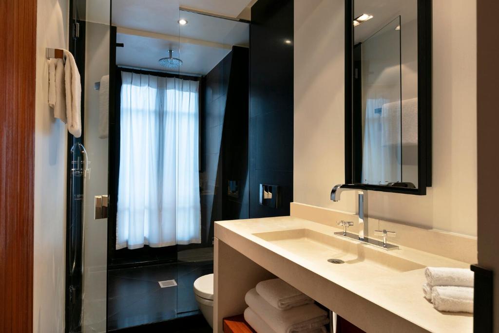 Le Metropolitan, Paris Tour Eiffel, a Tribute Portfolio Hotel - Resim 23