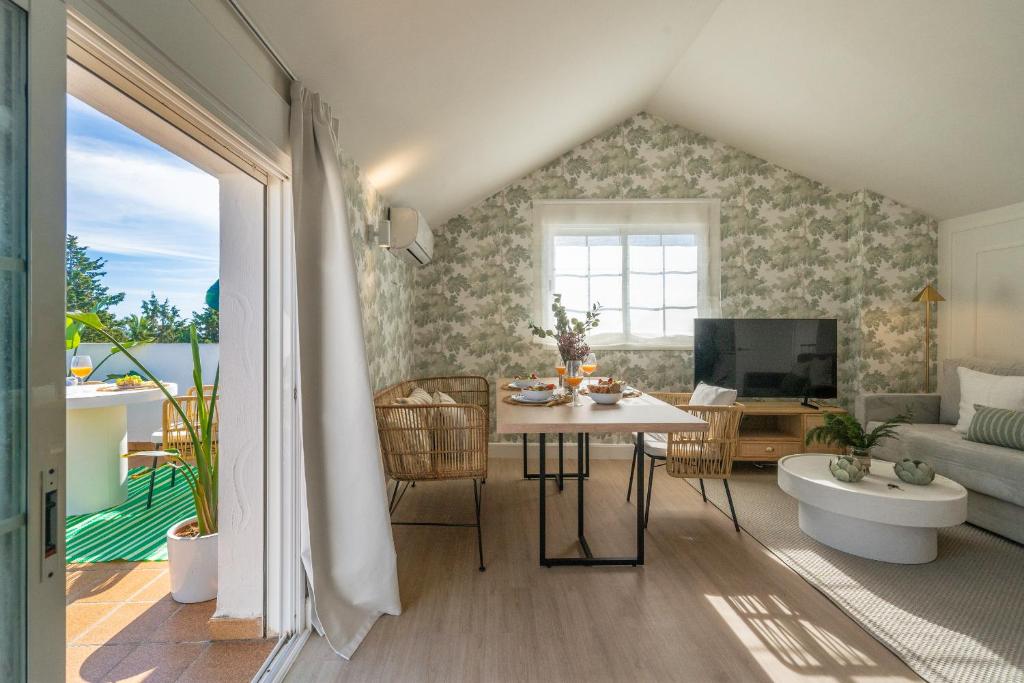 XPCE GOLDEN BANUS PENTHOUSE - Parking Free