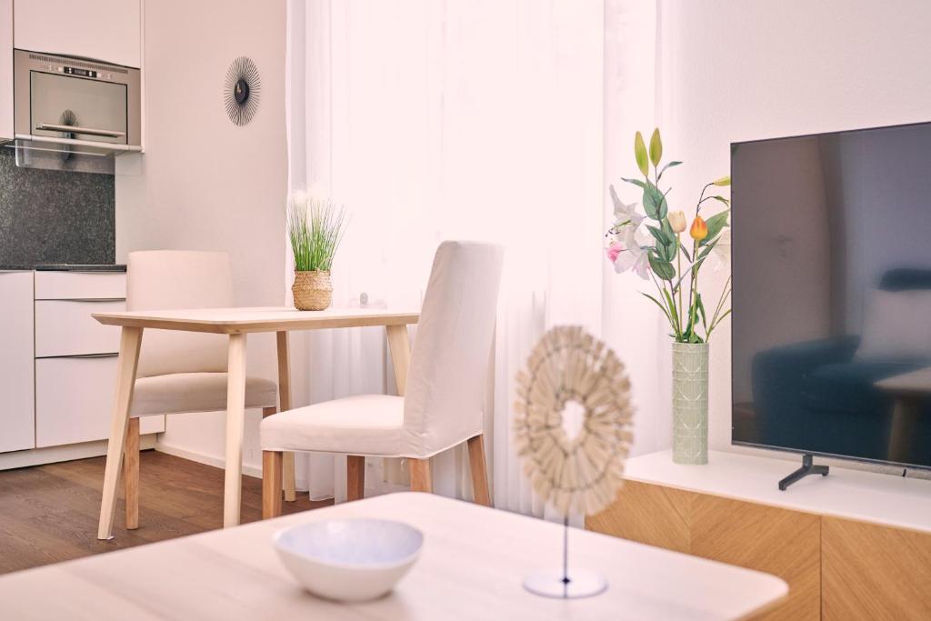 Perfect Location, comfortable & modern - Resim 22