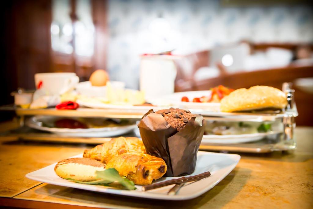 Bucharest Comfort Suites Hotel - Resim 41