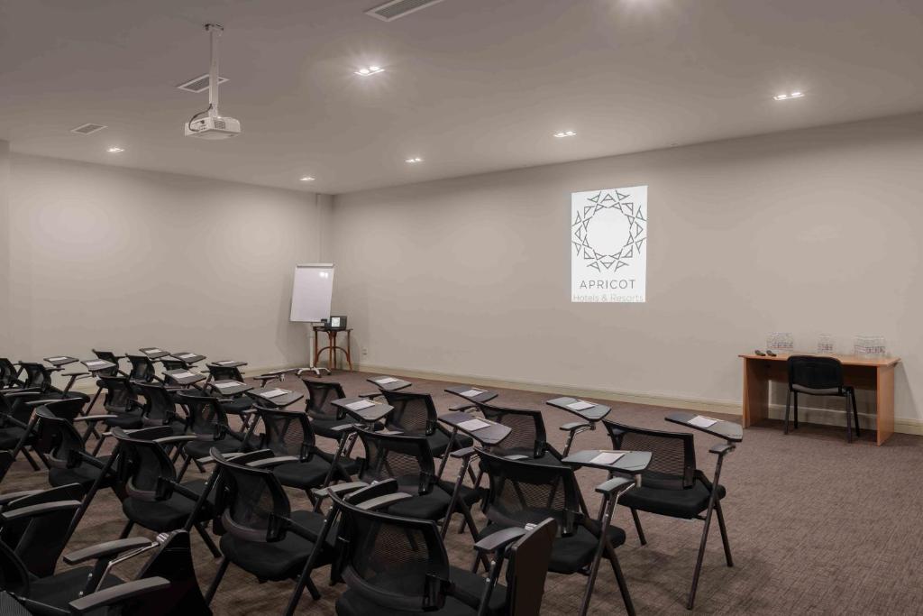 Konferenční prostory v ubytování GRAND HOTEL GYUMRI by APRICOT Hotels