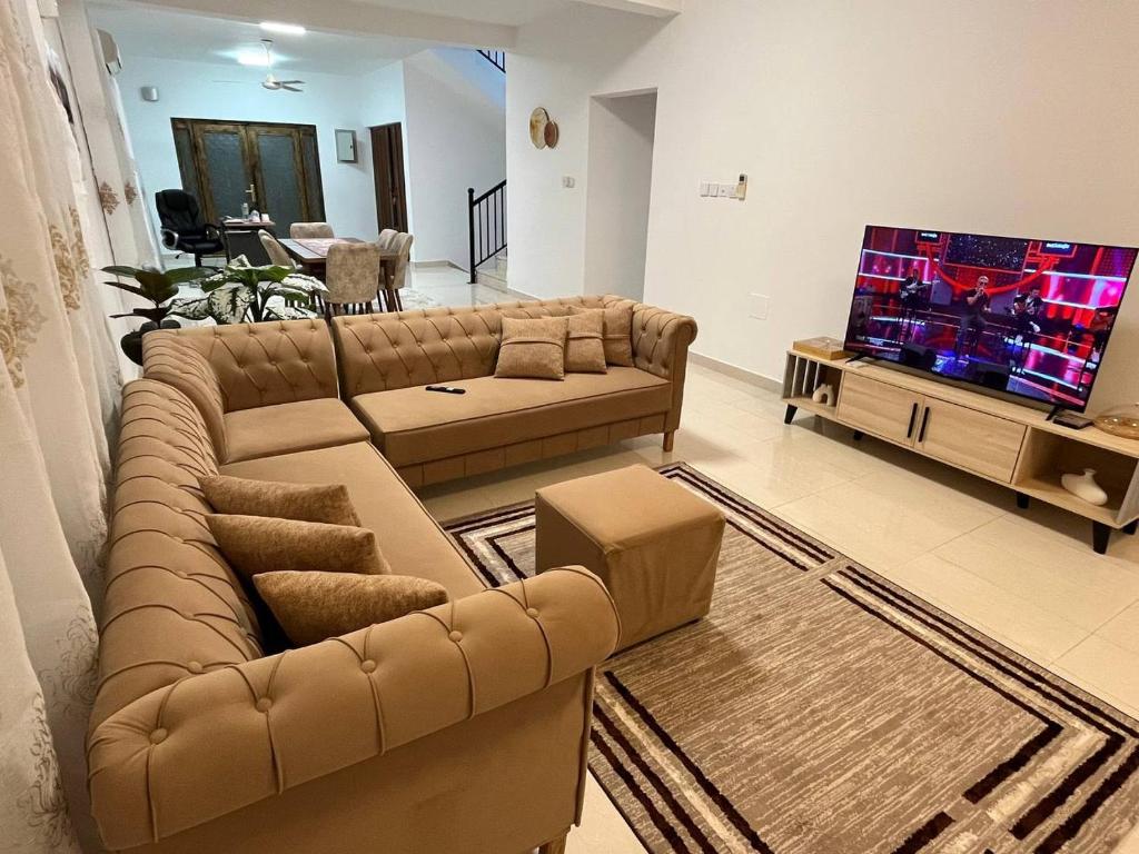 TV a/nebo společenská místnost v ubytování Gisa private hostel room