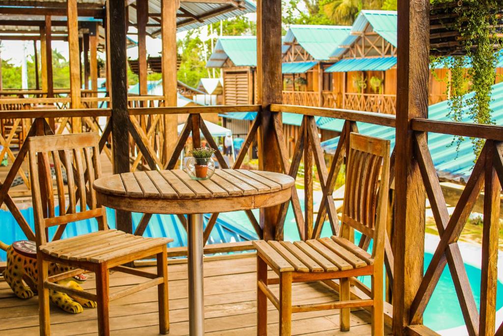 Bazén v ubytování Hotel Utüane nebo v jeho okolí