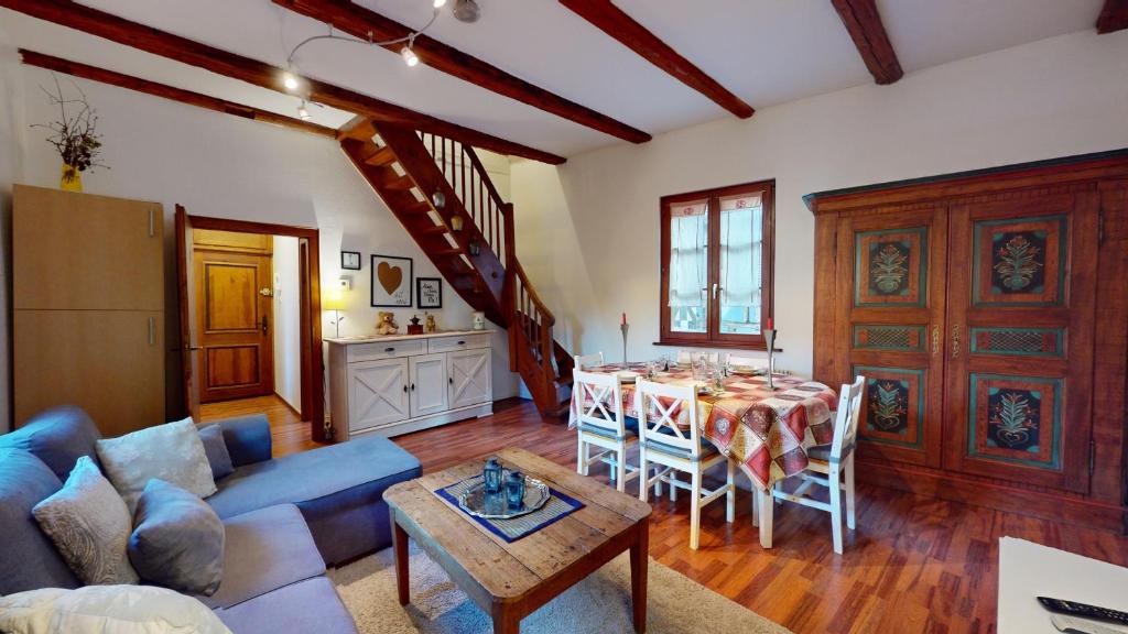 Posezení v ubytování Zum Bären Duplex - 1 Parking