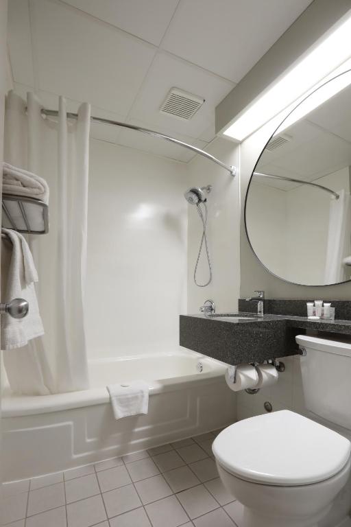 Canad Inns Destination Centre Windsor Park - Resim 3