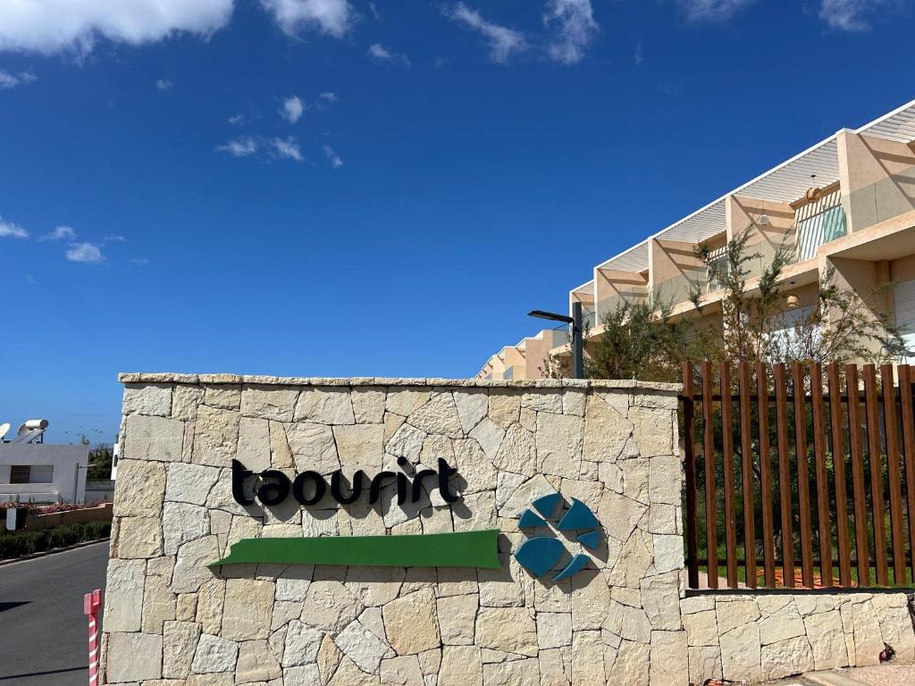 Certifikát, hodnocení, plakát nebo jiný dokument vystavený v ubytování Azure Nest - Sea View Duplex with Golf and Pool Access in Taghazout Bay