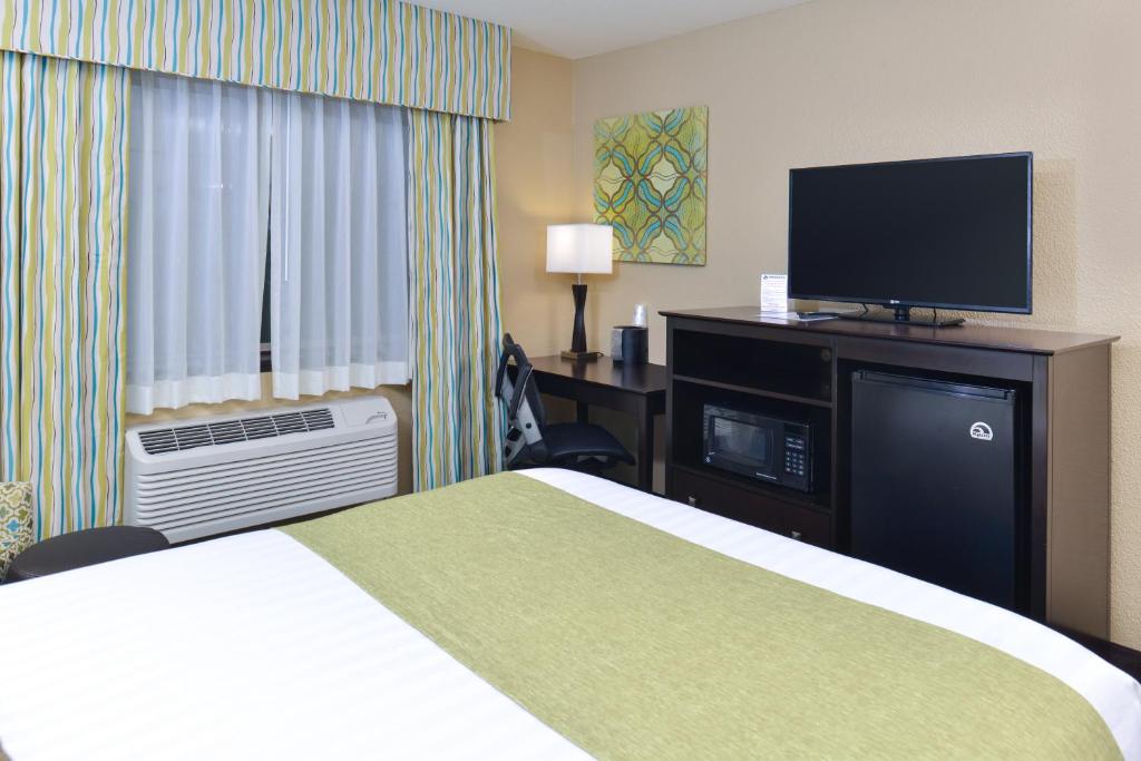 Best Western Long Beach Inn photo