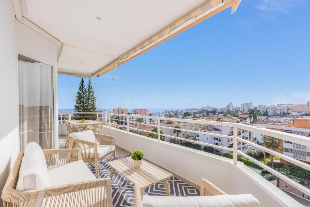 Torremolinos & terrace views by ELE Apartments