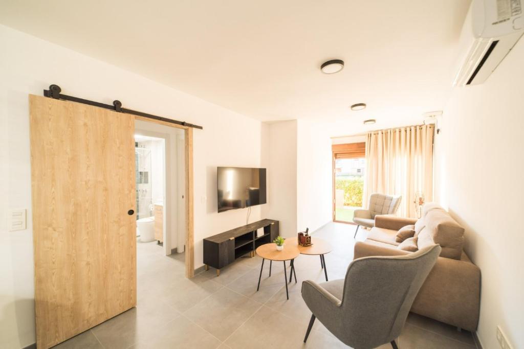 Μια τηλεόραση ή/και κέντρο ψυχαγωγίας στο Expoholidays- Cabo de Gata Retamar Family