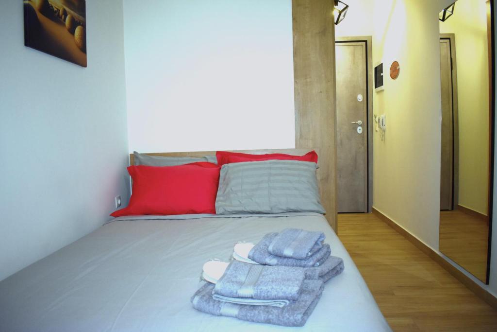 Postel nebo postele na pokoji v ubytování xanthi BnB1