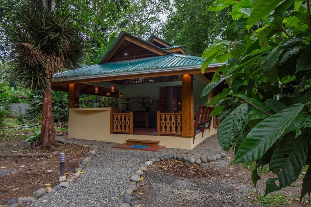 a small house in the middle of a forest at P2 Tucan in Talamanca