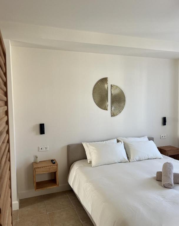 Postel nebo postele na pokoji v ubytování Elysium Luxury Stays