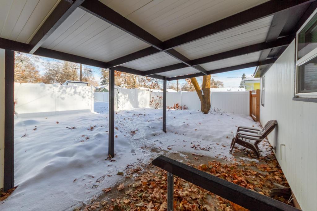Adorable 2 BD 1 BTH Home Minutes Away from Gonzaga v zimě