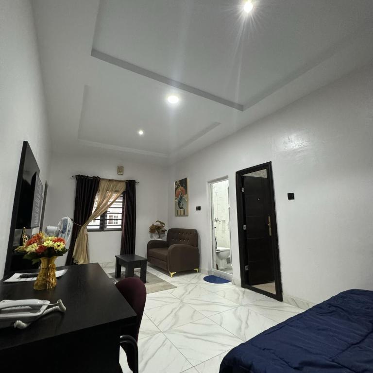 TV a/nebo společenská místnost v ubytování Satellite Apartment The Lux Studio Heaven 5