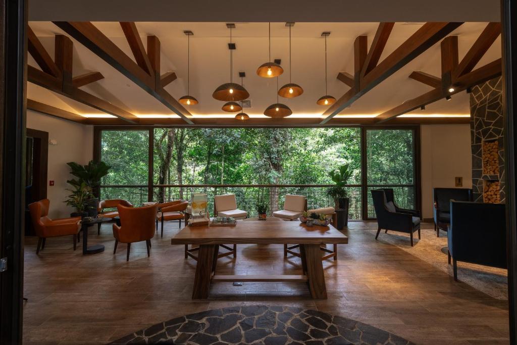 Posezení v ubytování El Silencio Lodge & Spa Costa Rica
