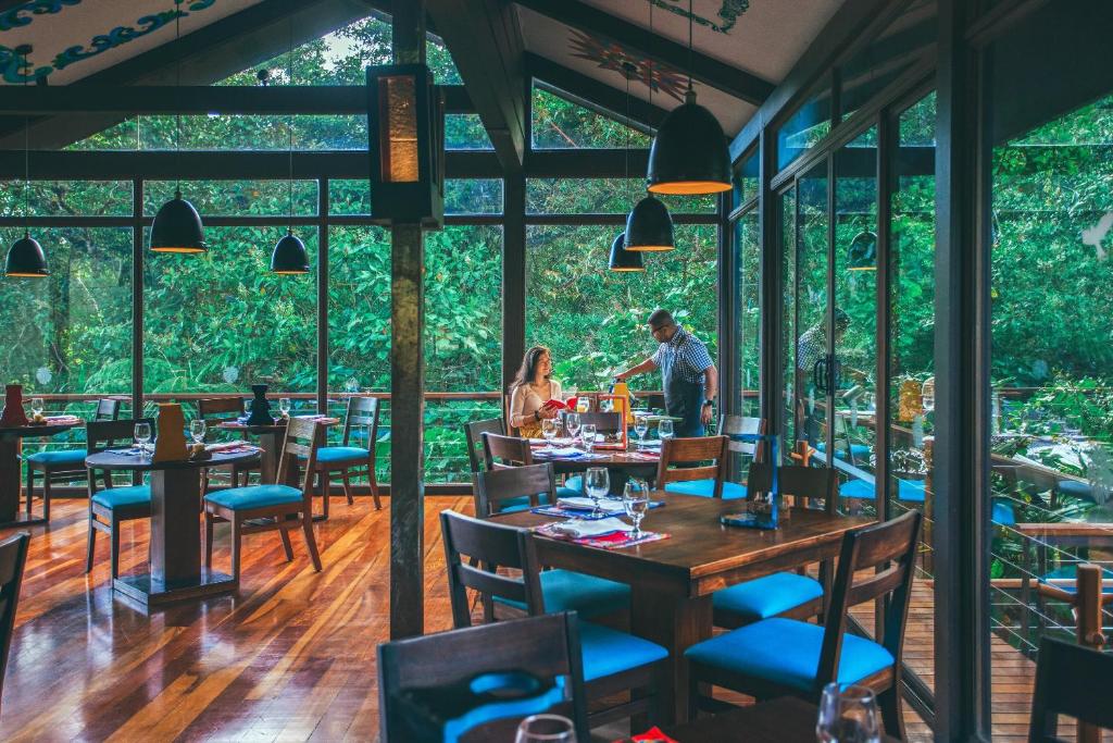 Restaurace v ubytování El Silencio Lodge & Spa Costa Rica