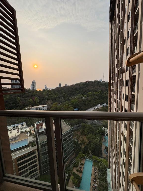 Balcó o terrassa a Unixx Pattaya High floor view