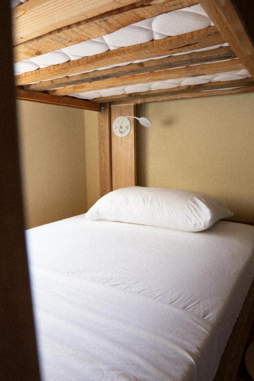 Postel nebo postele na pokoji v ubytování Lucca Hostel Medellín