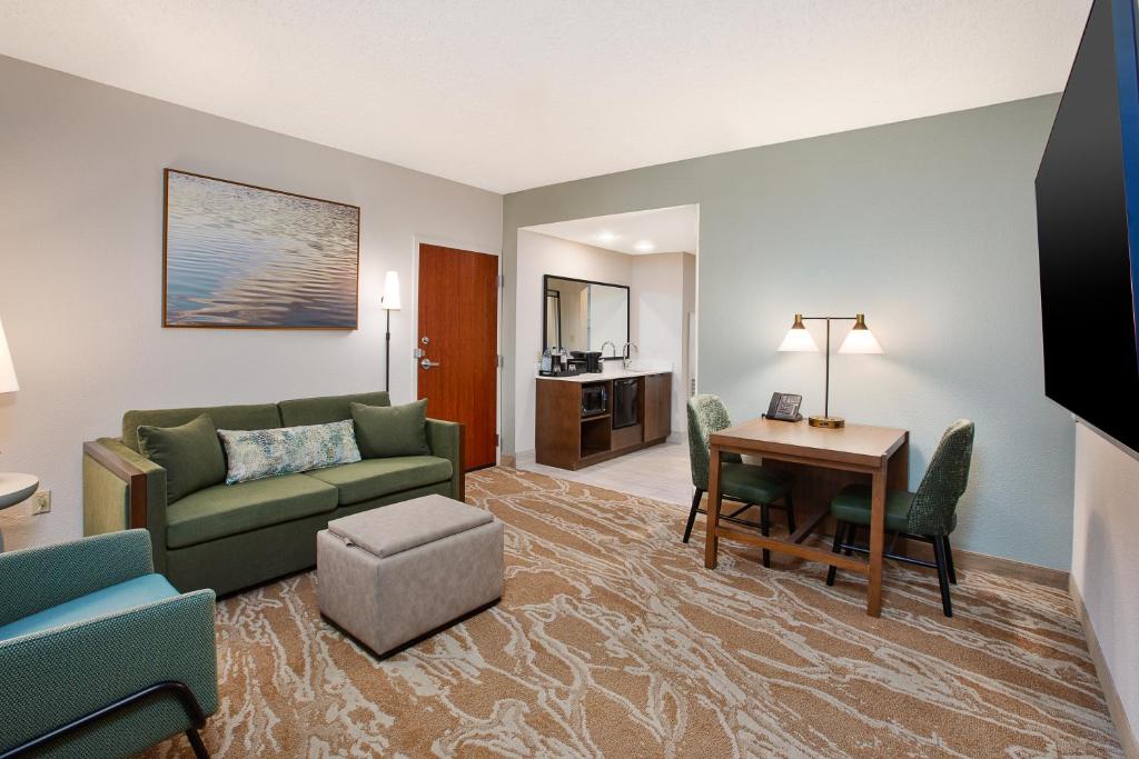 Embassy Suites San Marcos Hotel Conference Center photo