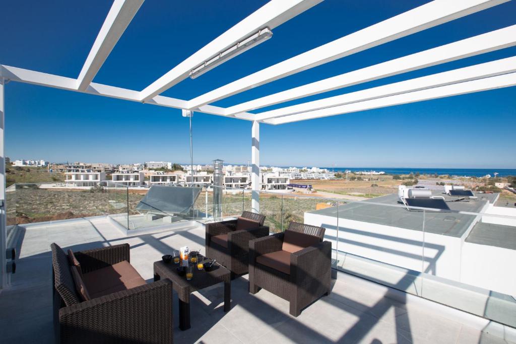 Fotografie z fotogalerie ubytování Protaras Olivine Villa Mit Pool Und Einem Dachgarten v destinaci Protaras