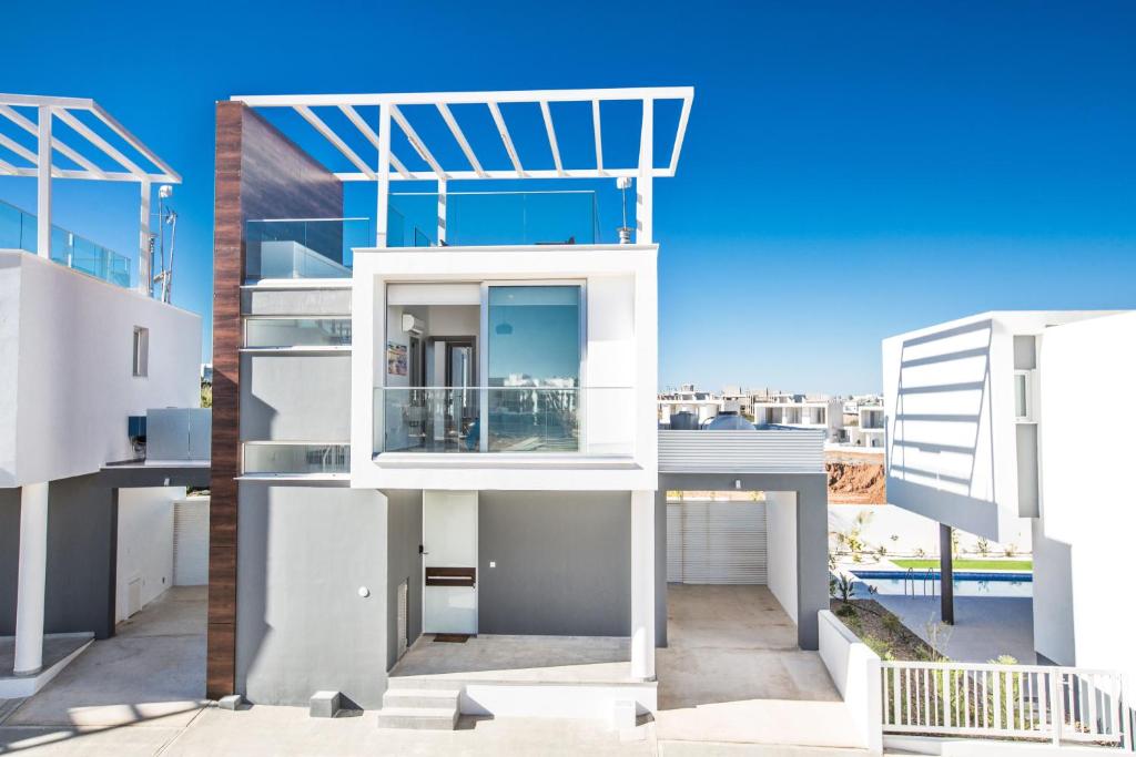 Fotografie z fotogalerie ubytování Protaras Olivine Villa Mit Pool Und Einem Dachgarten v destinaci Protaras