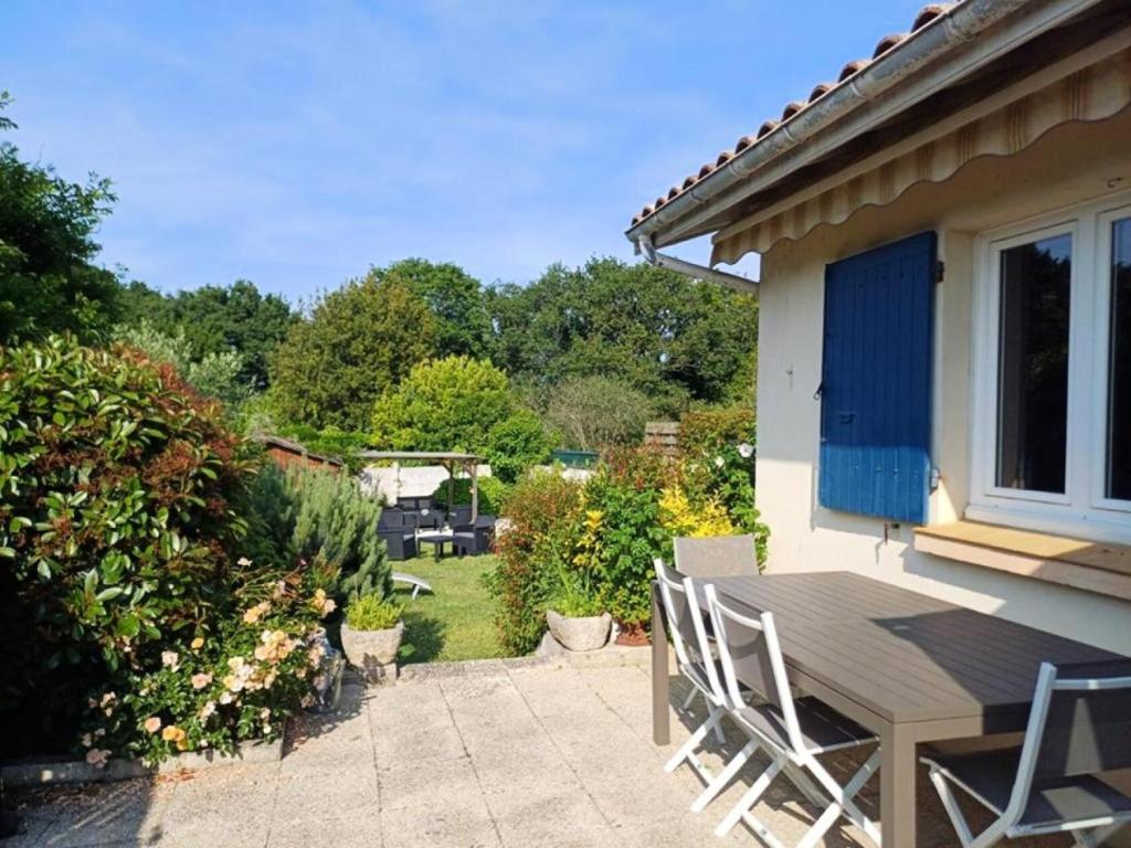 Photo de la galerie de l'établissement Résidence 025-soulac Sur Mer - 025 - Agréable maison avec jardin sans vis à vis MAE-2301, à Soulac-sur-Mer