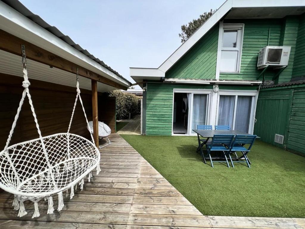 Budova, kde se chata nachází