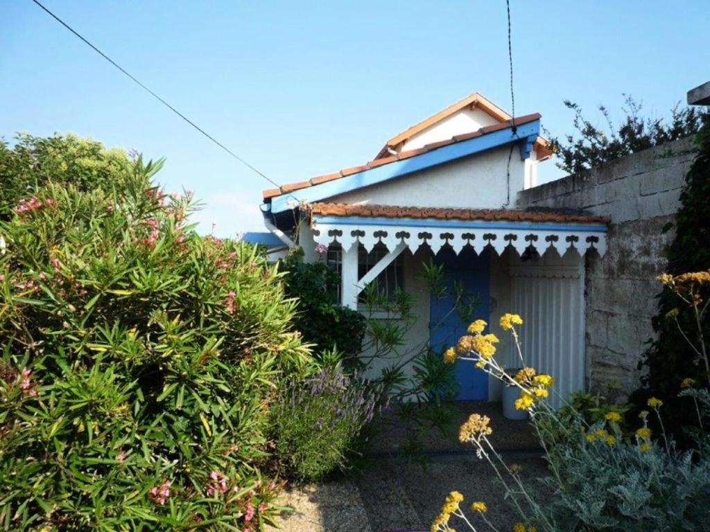 Photo de la galerie de l'établissement Résidence 045-soulac Sur Mer - 045 - Maison au calme à deux pas des plages et du centre-ville MAE-9641, à Soulac-sur-Mer