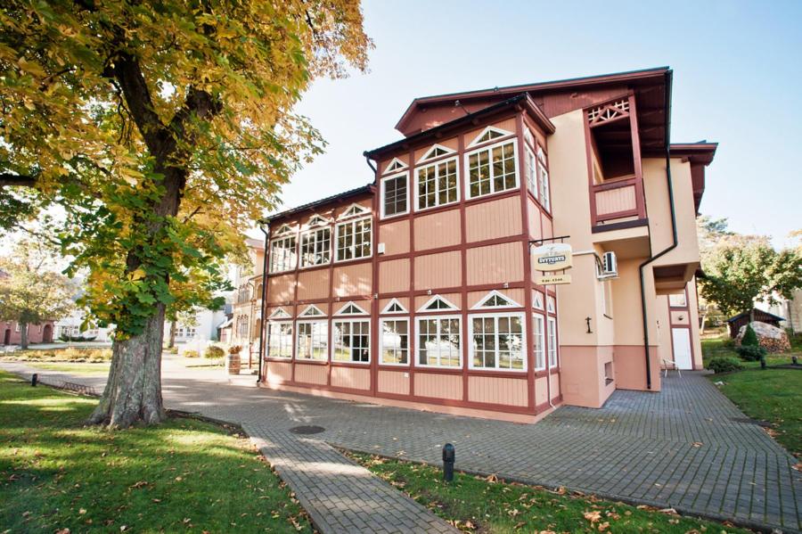 Budova, kde se hotel nachází