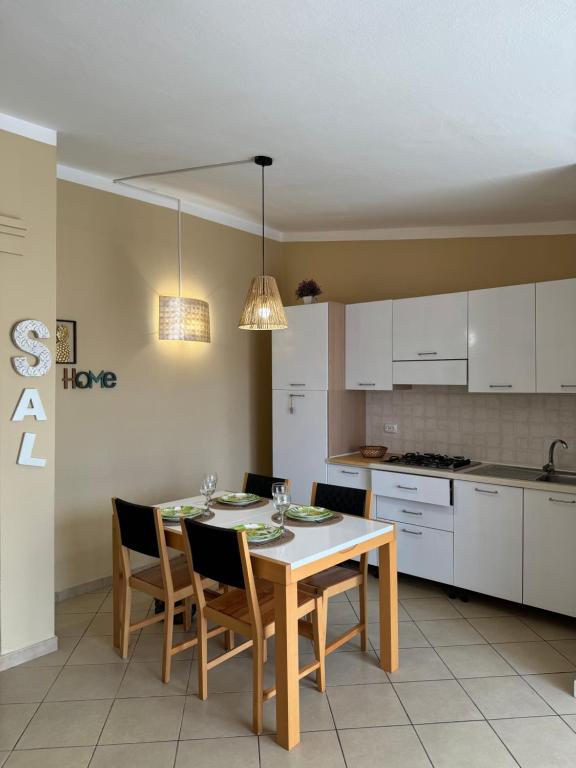 Kuchyň nebo kuchyňský kout v ubytování SAL at HOME
