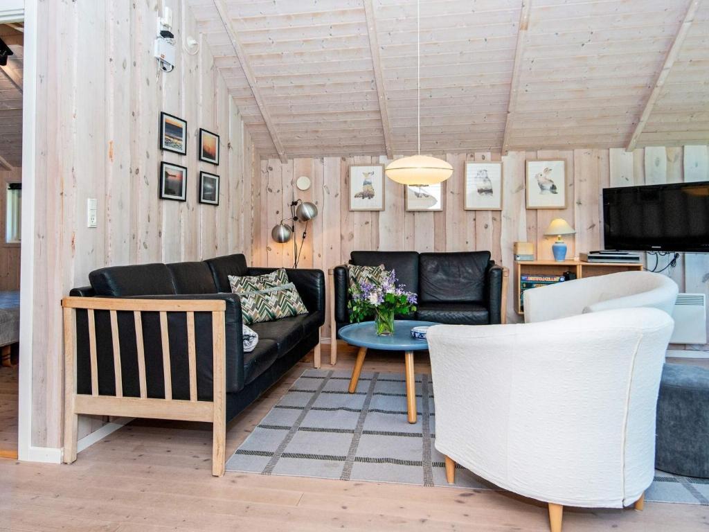 TV a/nebo společenská místnost v ubytování Holiday home Hemmet CCXLVI