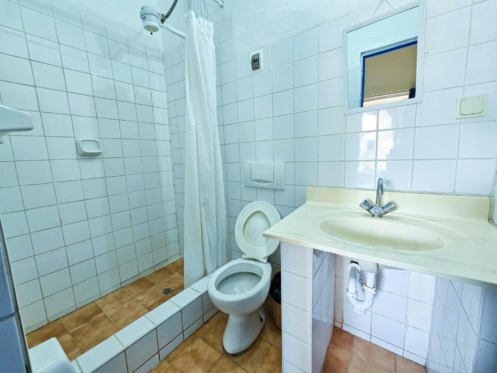 Un baño de Hospedaje Euro's De San Blas