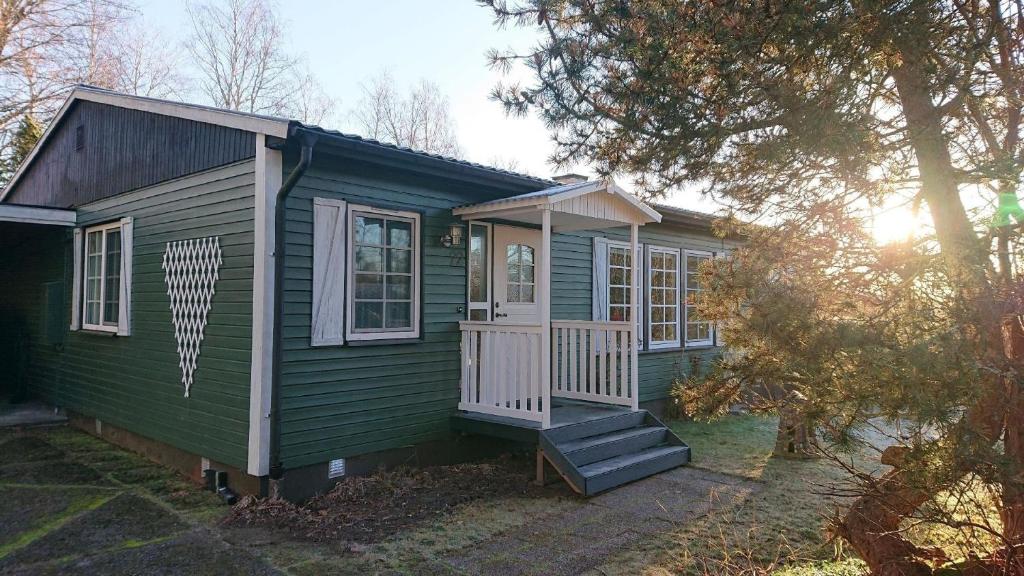 Familienfreundliches Ferienhaus mit großem Garten - Holiday Home