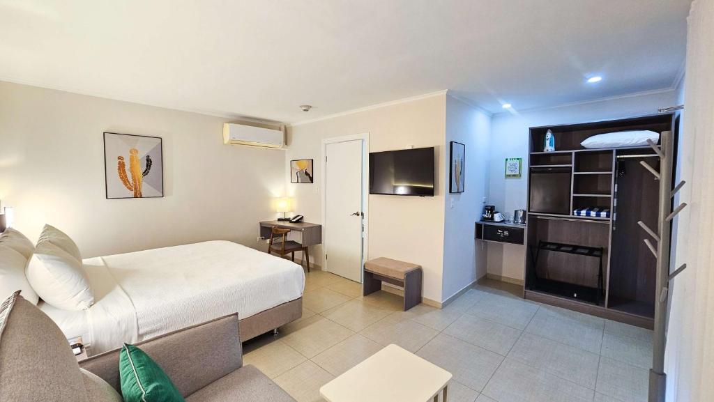 Aruba Boutique & Art Hotel - Adults Only photo 3