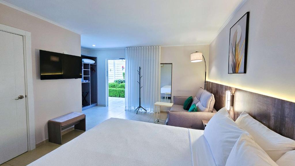 Aruba Boutique & Art Hotel - Adults Only photo 4