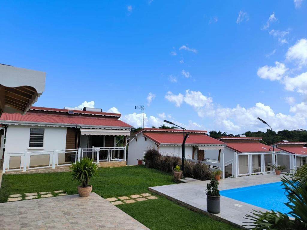 Πισίνα στο ή κοντά στο Les papillons Doré- Mango