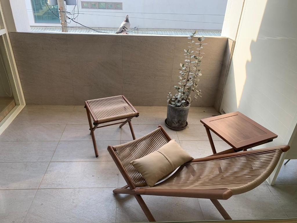 Posezení v ubytování Burabura Cafe Guesthouse