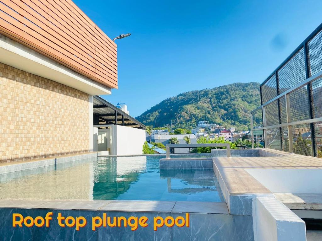 Nespecifikovaný výhled na hory nebo výhled na hory při pohledu z hotelu