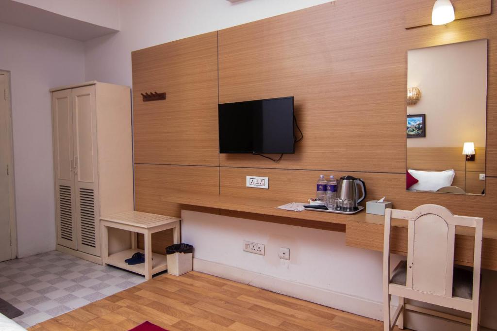 Hotel Ananda Inn photo