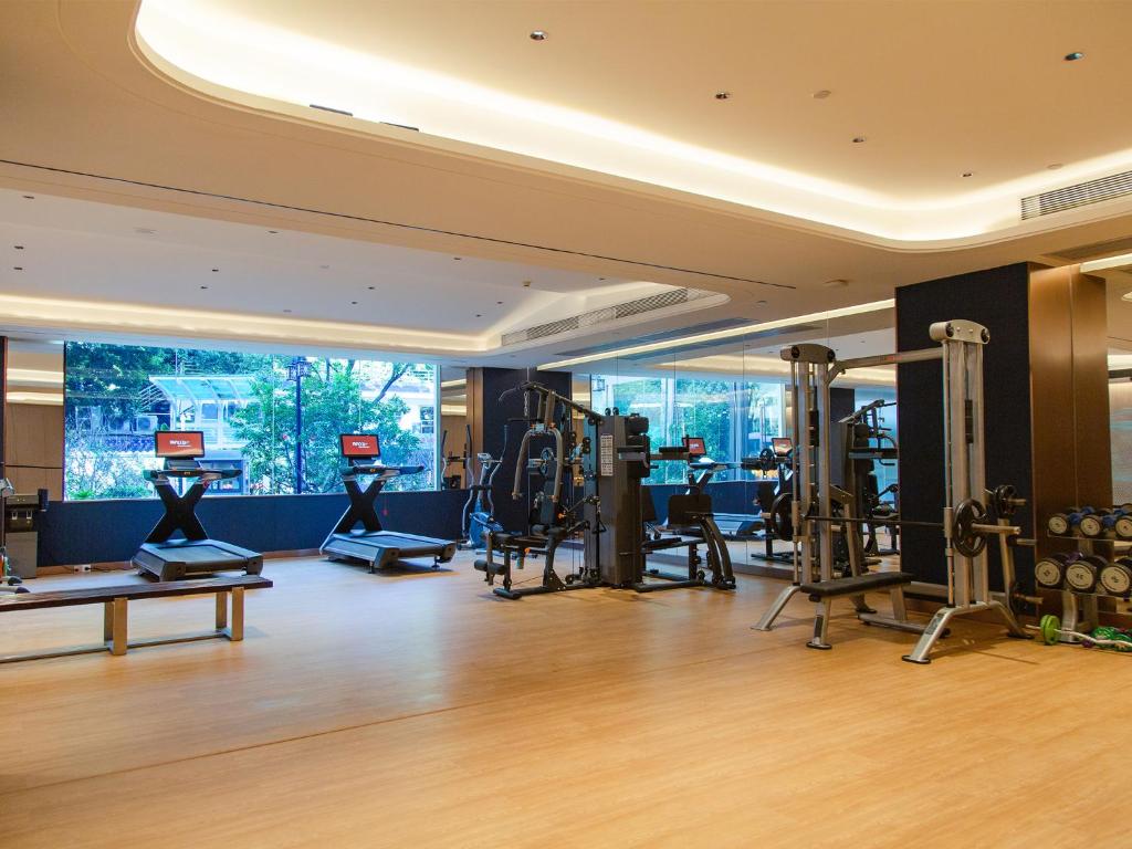 Fitness centrum a/nebo fitness zařízení v ubytování Guangdong Yingbin Hotel-Free Canton Fair Shuttle Bus