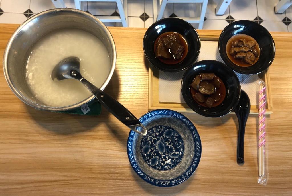 Cibo presso la stanza in casa privata o nelle vicinanze