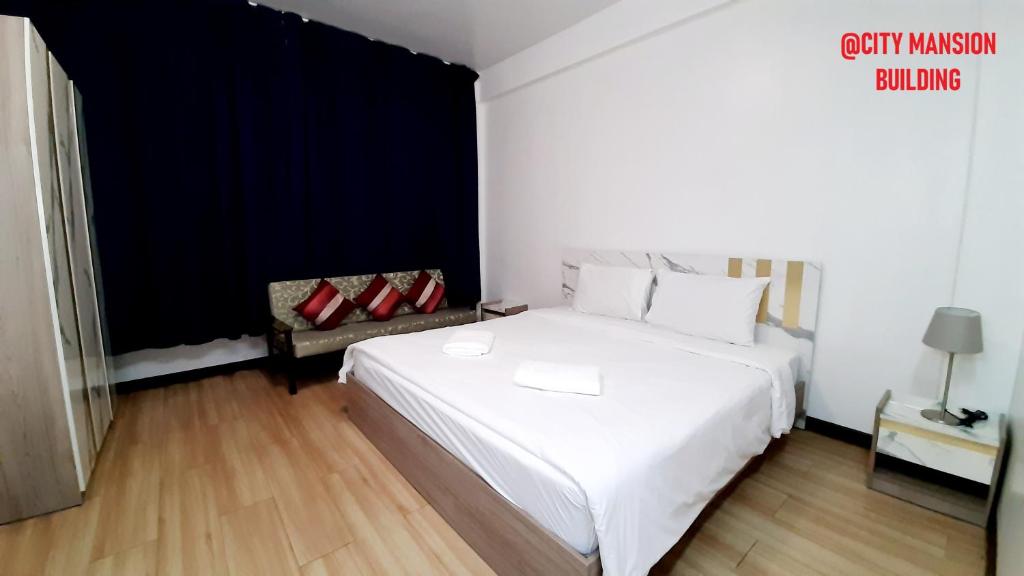 
Deluxe One-Bedroom Apartment
